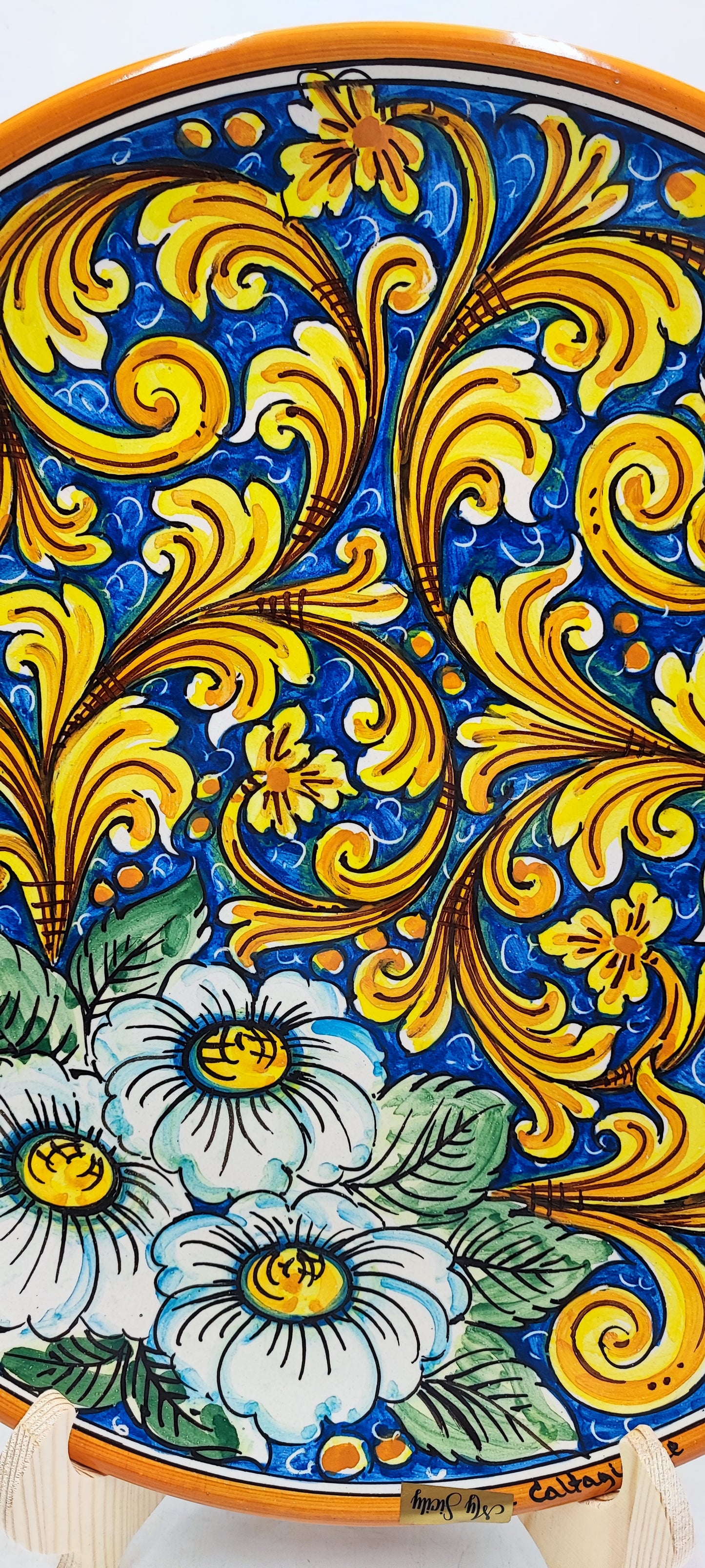 Elegant Caltagirone Ceramic Plates - Sicilian Art for a Unique Table Setting