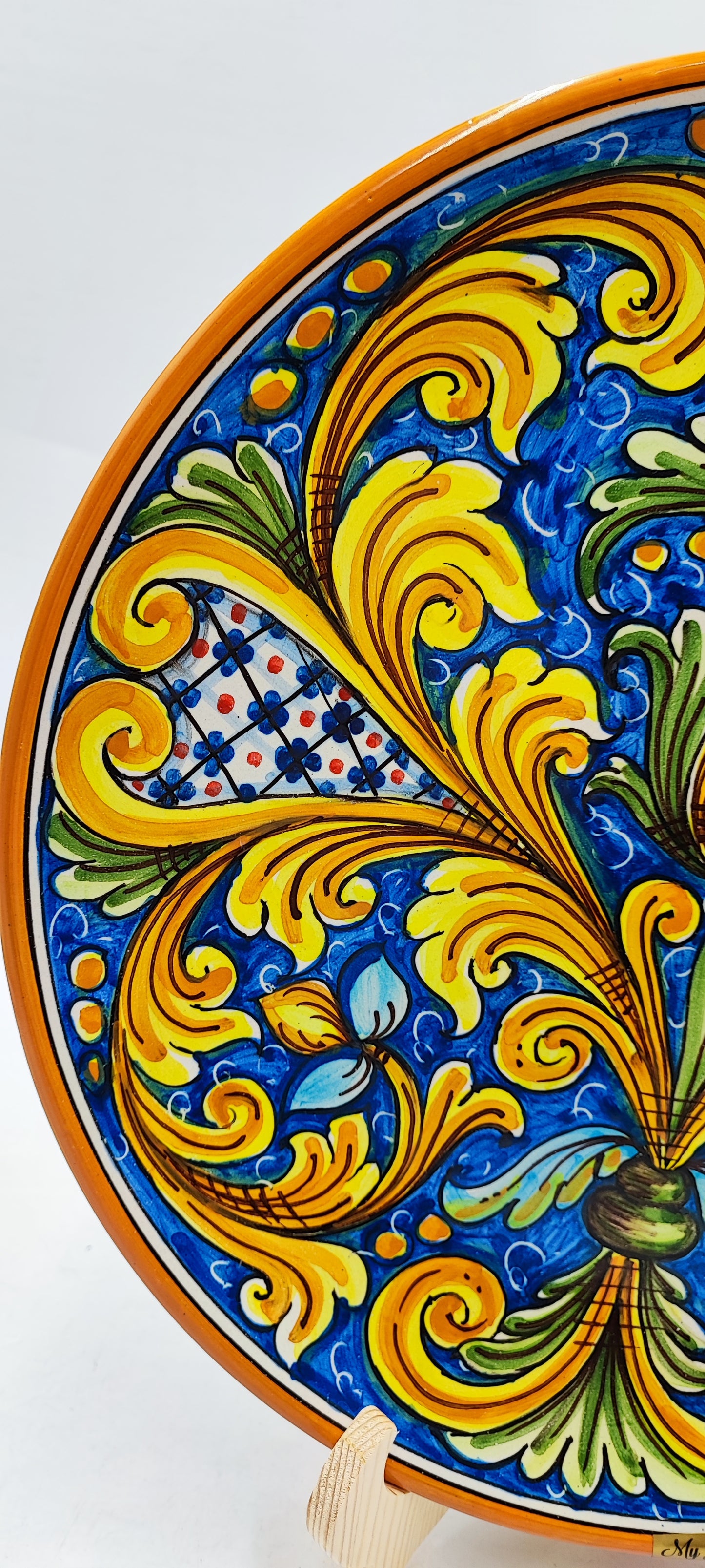 Elegant Caltagirone Ceramic Plates - Sicilian Art for a Unique Table Setting
