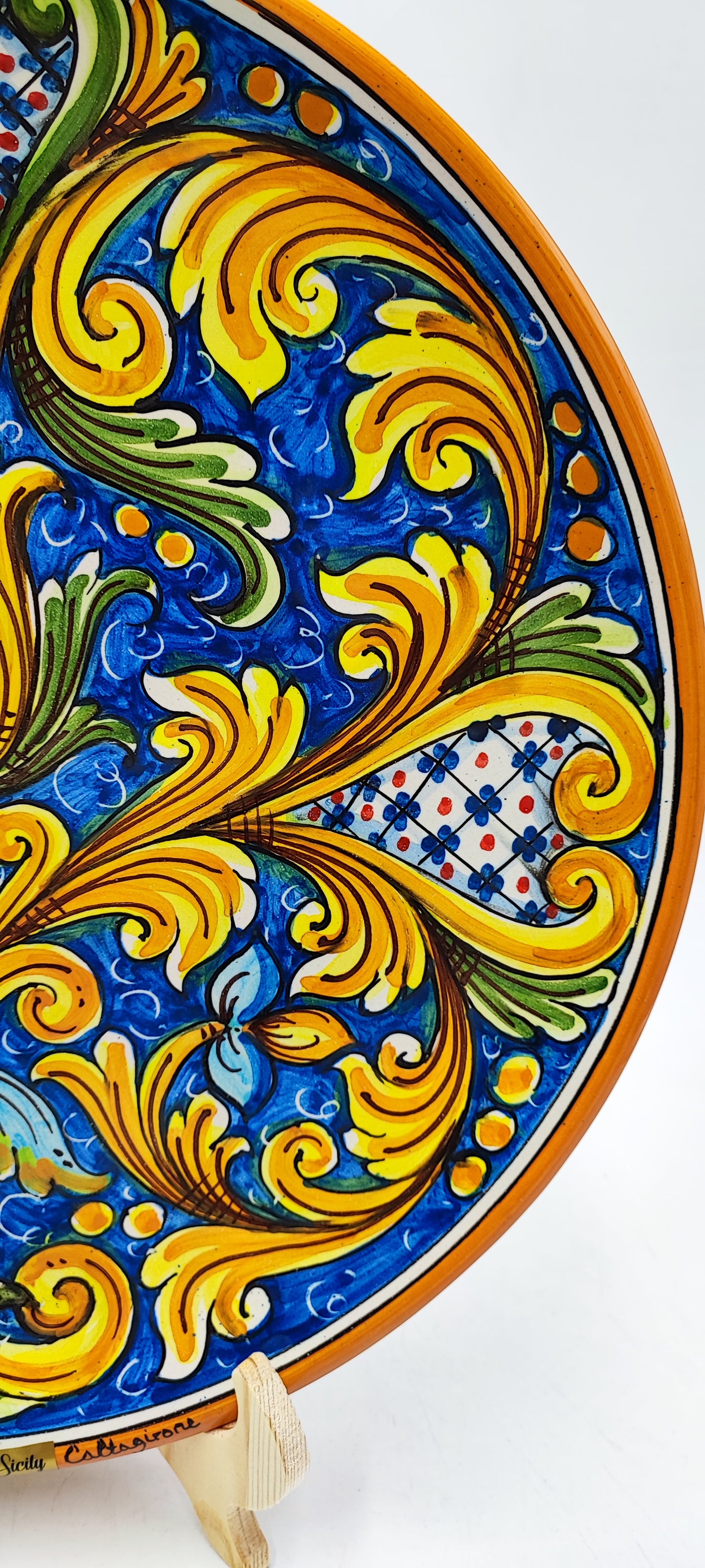 Elegant Caltagirone Ceramic Plates - Sicilian Art for a Unique Table Setting
