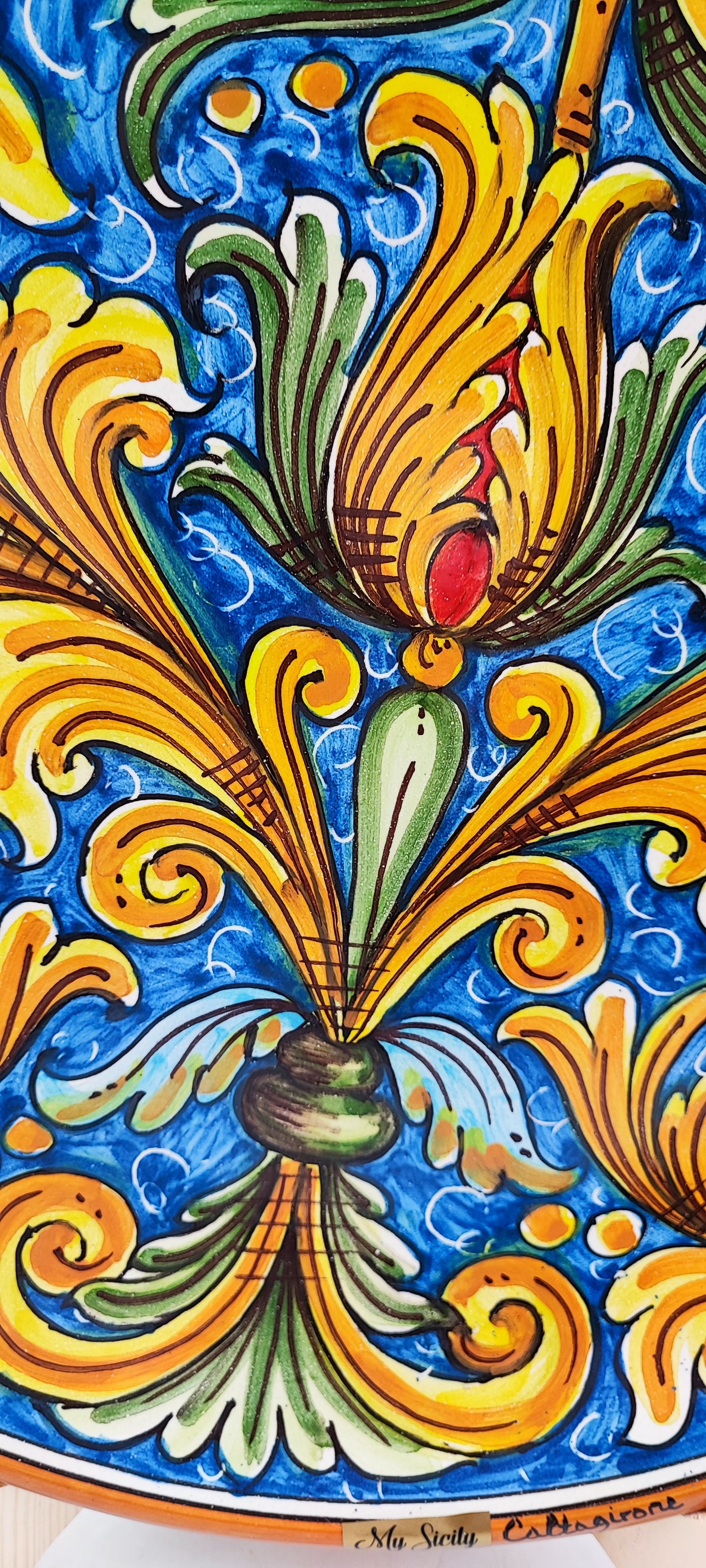 Elegant Caltagirone Ceramic Plates - Sicilian Art for a Unique Table Setting