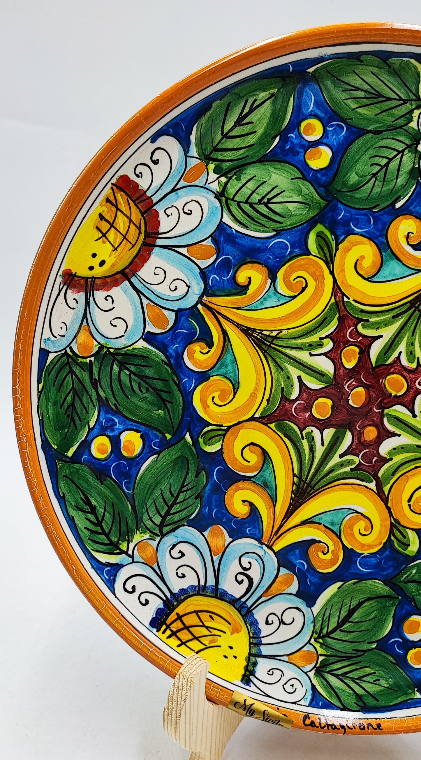 Elegant Caltagirone Ceramic Plates - Sicilian Art for a Unique Table Setting