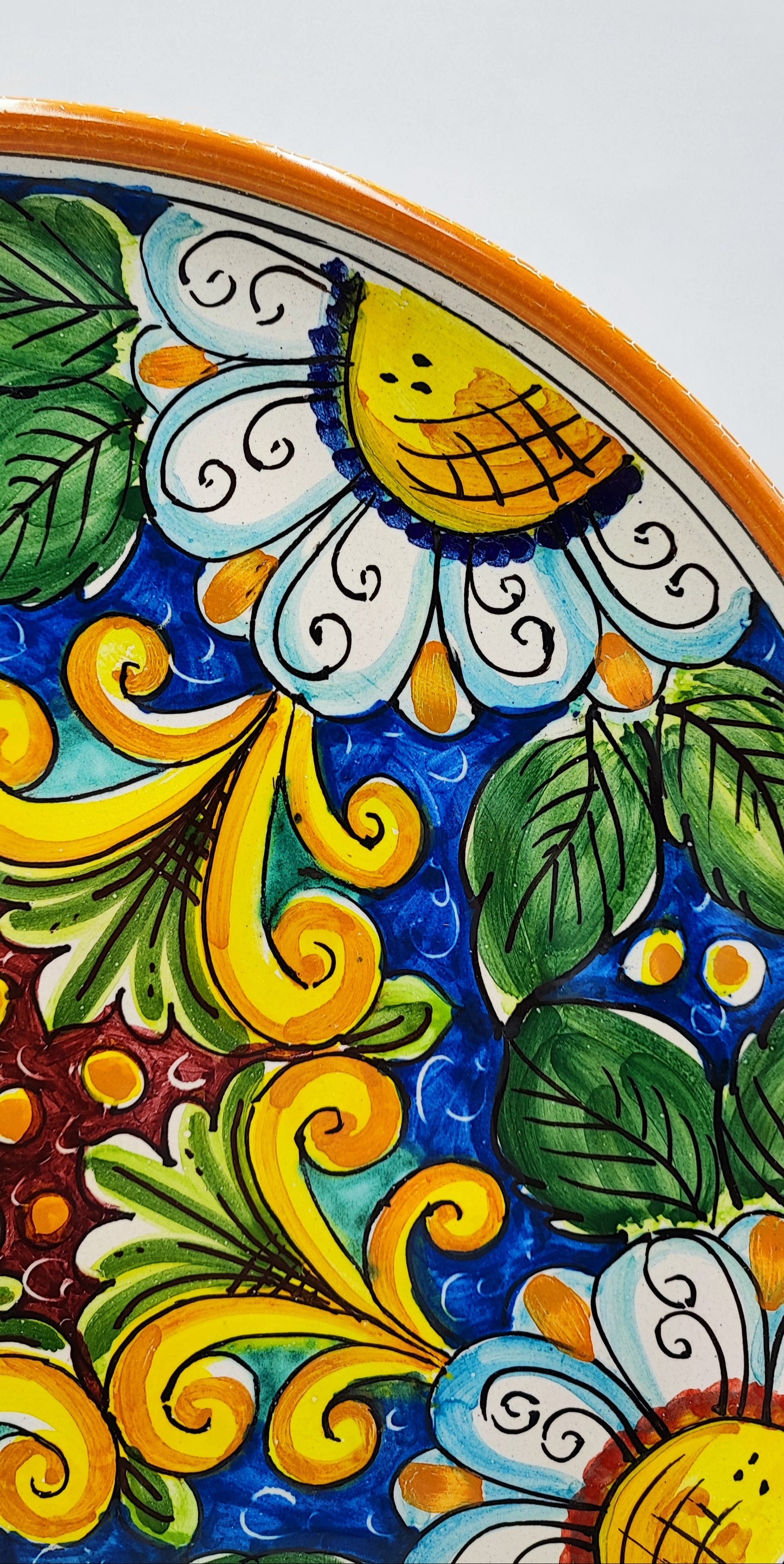 Elegant Caltagirone Ceramic Plates - Sicilian Art for a Unique Table Setting