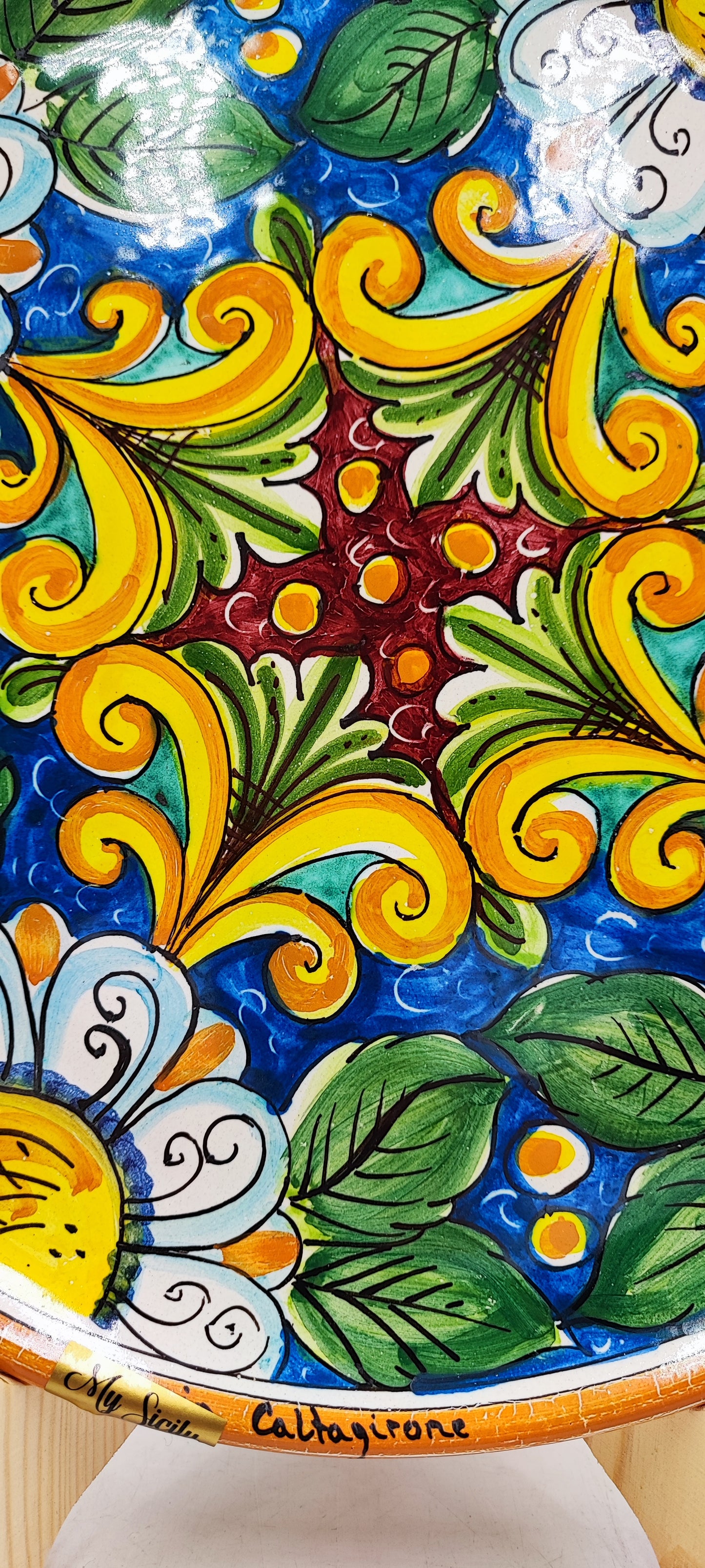 Elegant Caltagirone Ceramic Plates - Sicilian Art for a Unique Table Setting