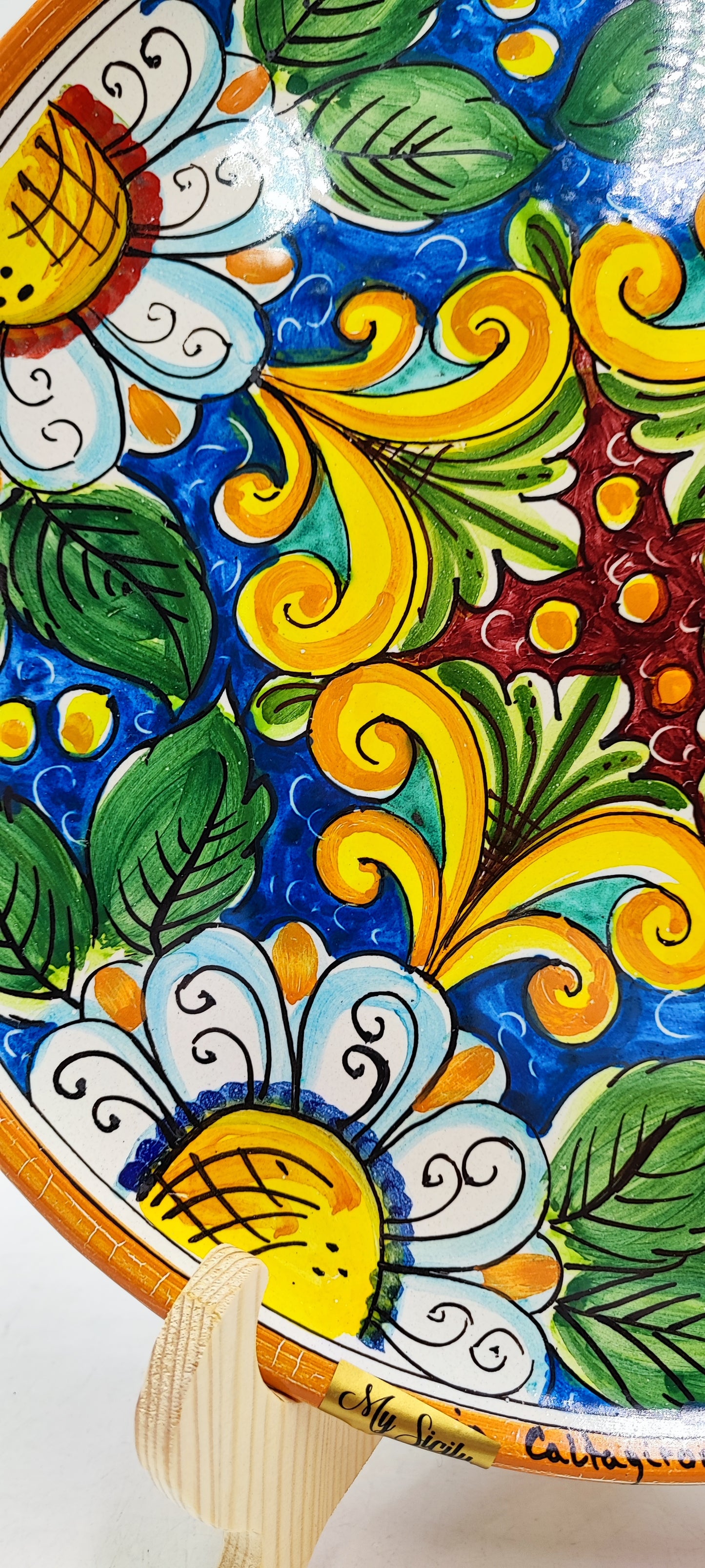 Elegant Caltagirone Ceramic Plates - Sicilian Art for a Unique Table Setting