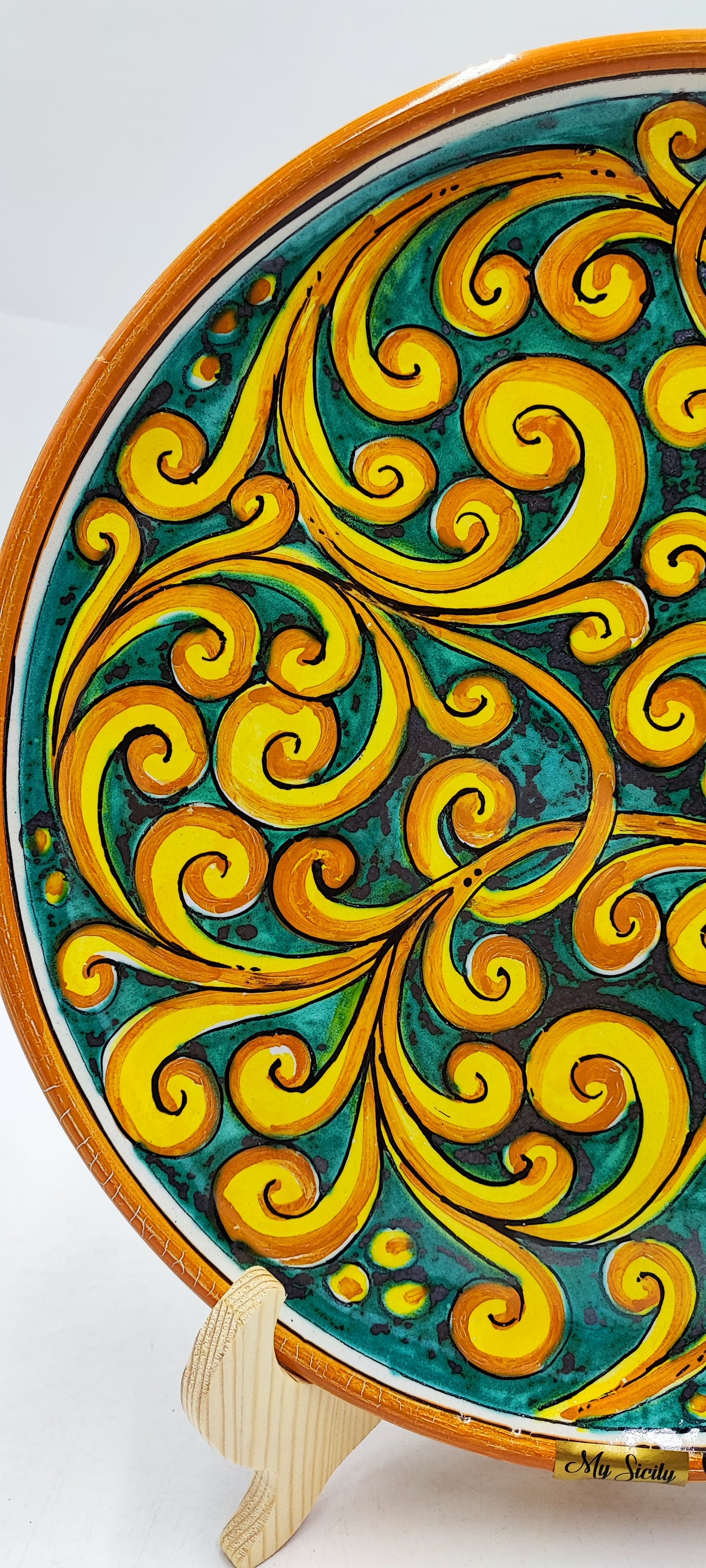Elegant Caltagirone Ceramic Plates - Sicilian Art for a Unique Table Setting