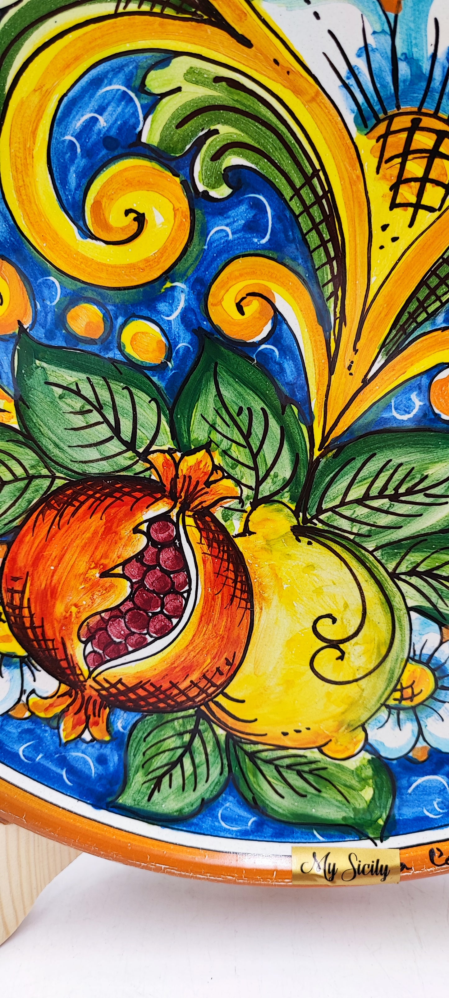 Elegant Caltagirone Ceramic Plates - Sicilian Art for a Unique Table Setting
