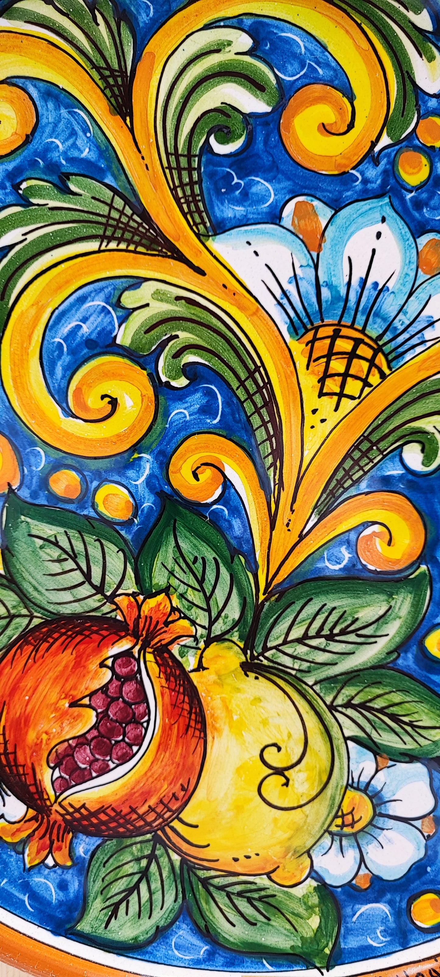 Elegant Caltagirone Ceramic Plates - Sicilian Art for a Unique Table Setting