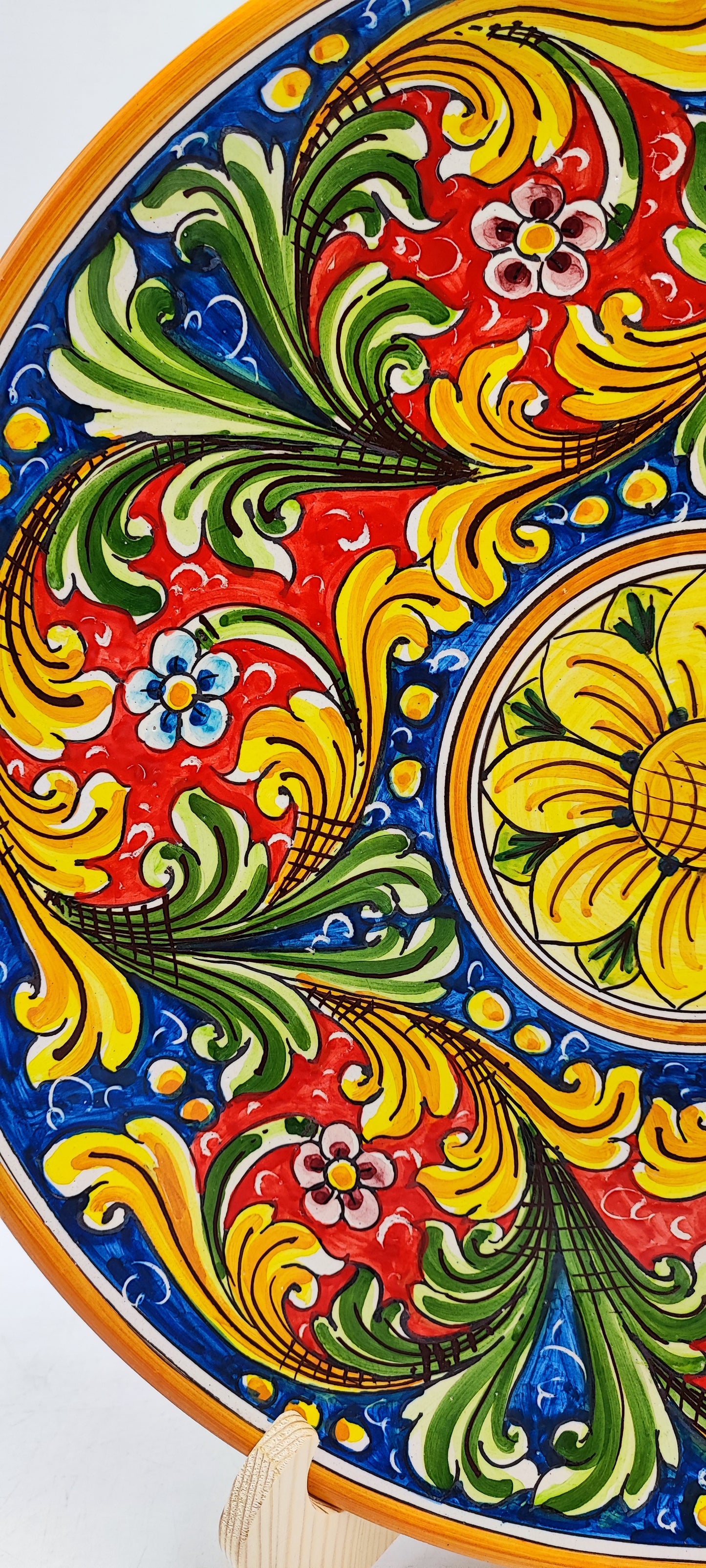 Elegant Caltagirone Ceramic Plates - Sicilian Art for a Unique Table Setting