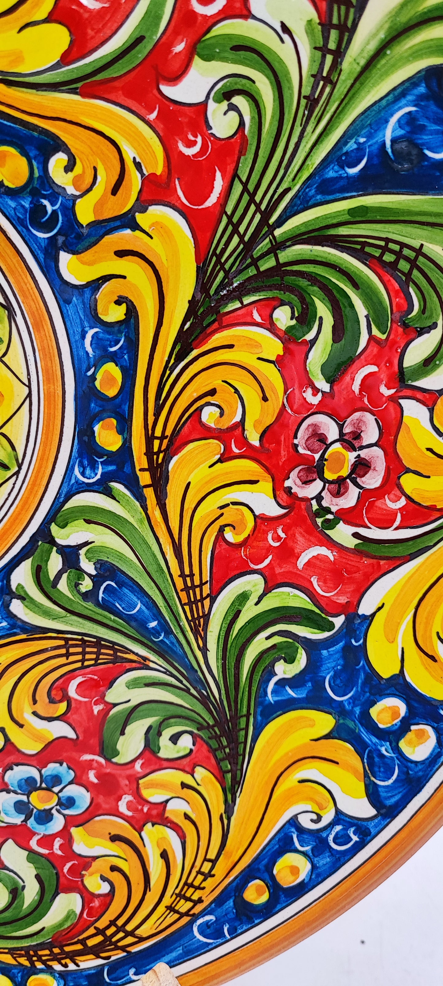 Elegant Caltagirone Ceramic Plates - Sicilian Art for a Unique Table Setting