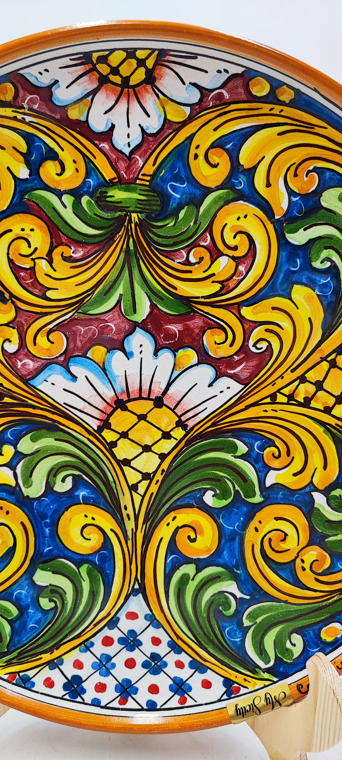 Elegant Caltagirone Ceramic Plates - Sicilian Art for a Unique Table Setting
