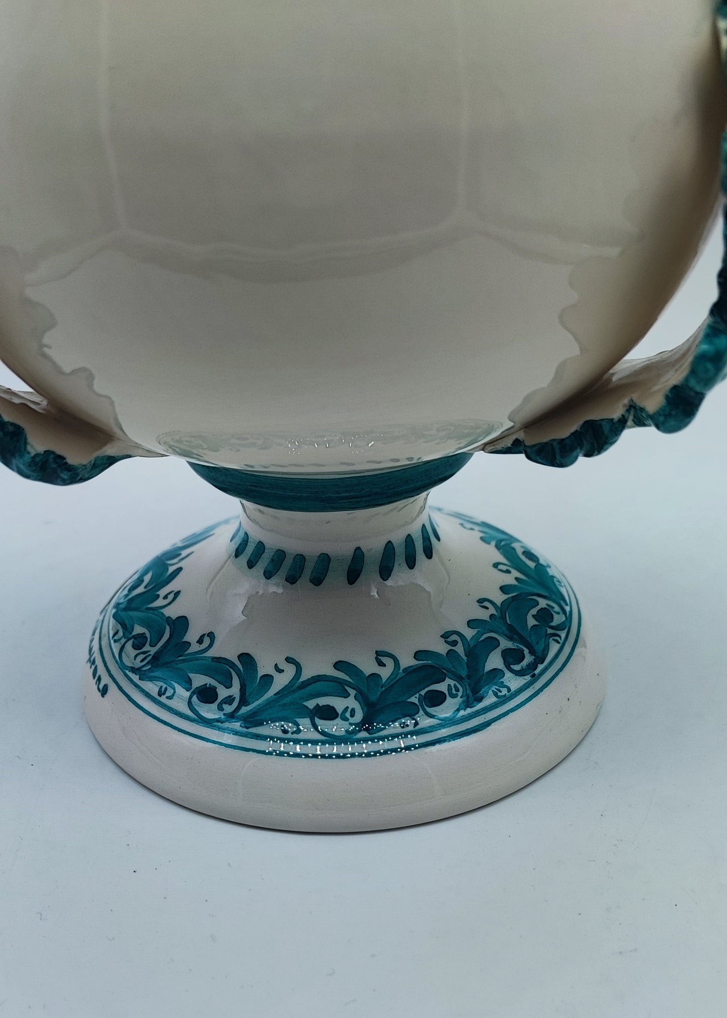 Handcrafted ceramic pumo
