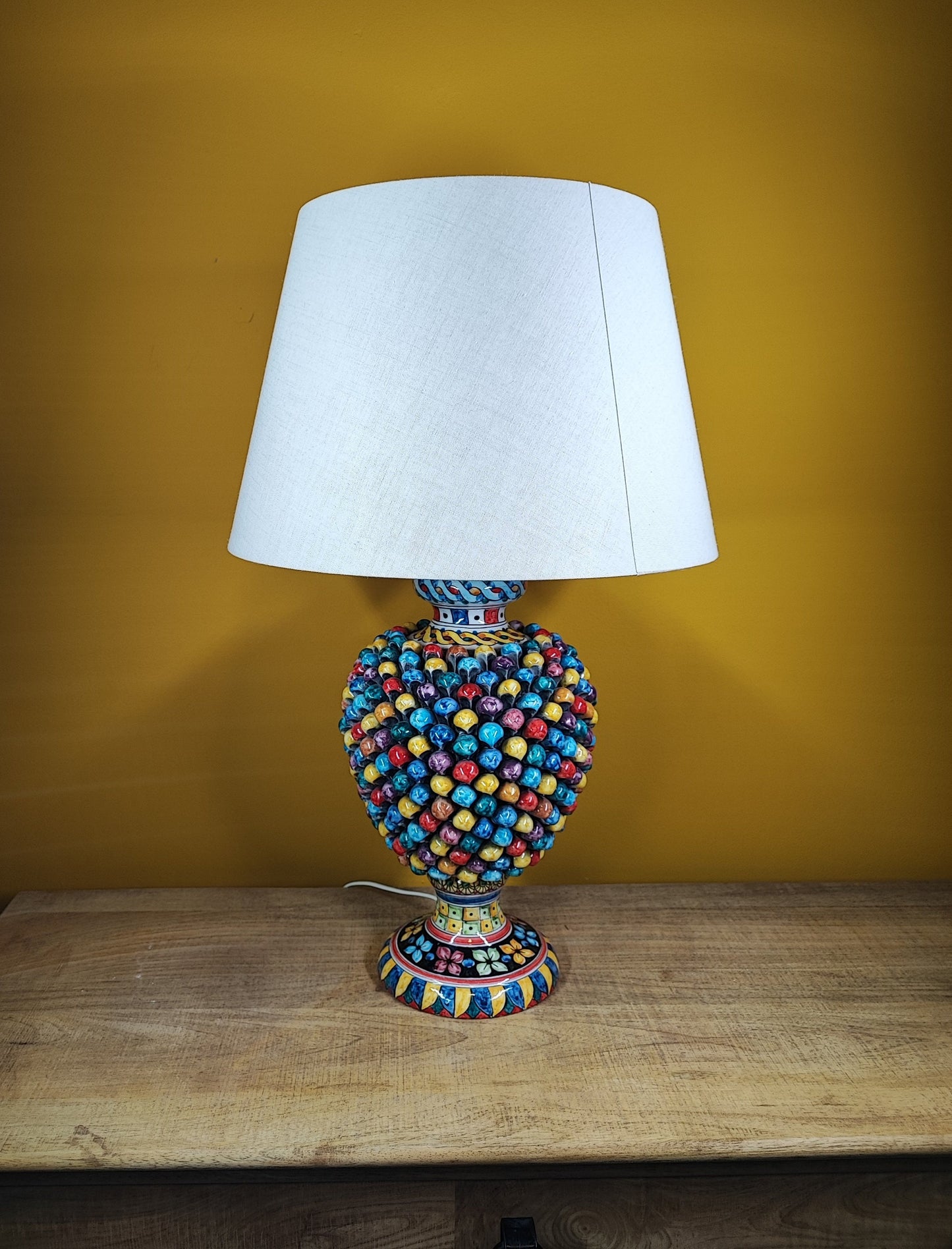 Lampada in ceramica siciliana fatta a mano