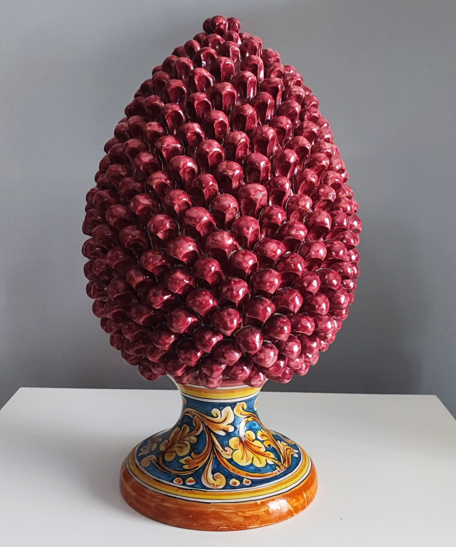 Caltagirone pine cone decor