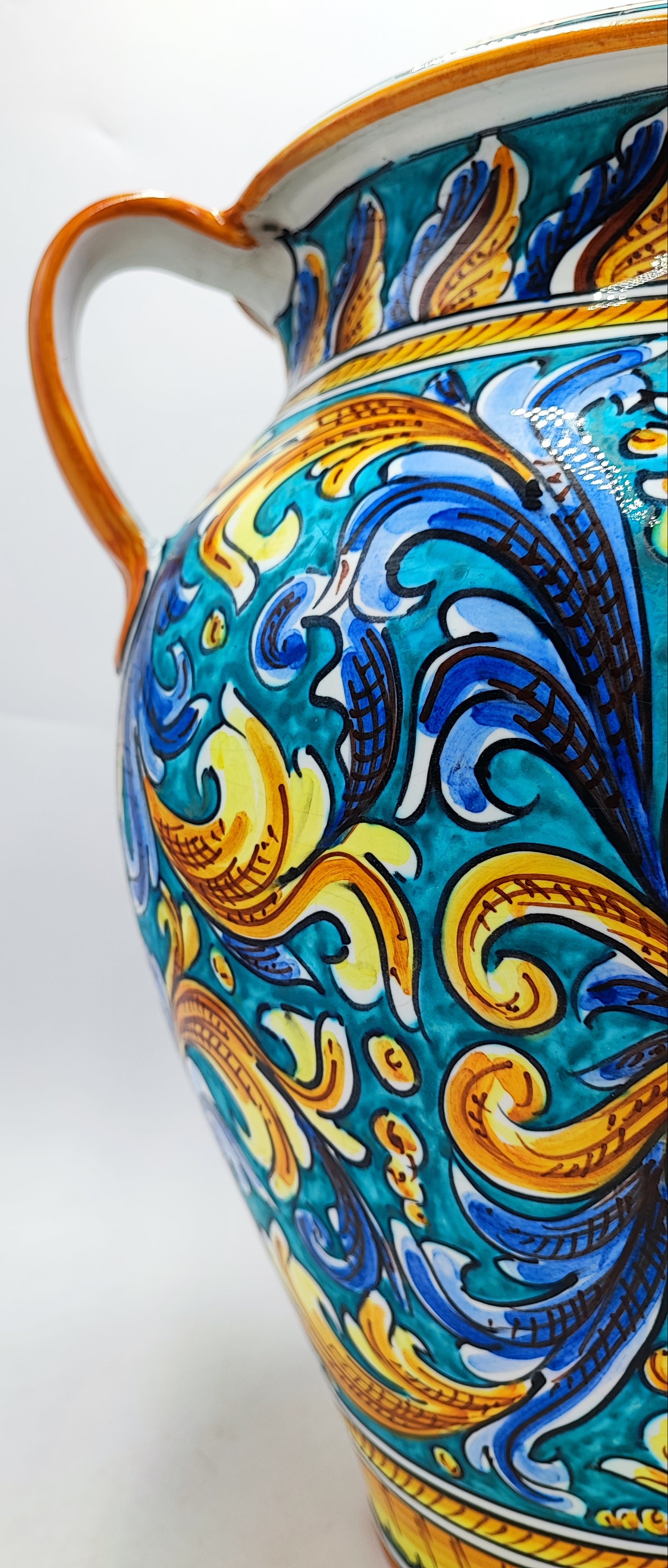 Decorative jar