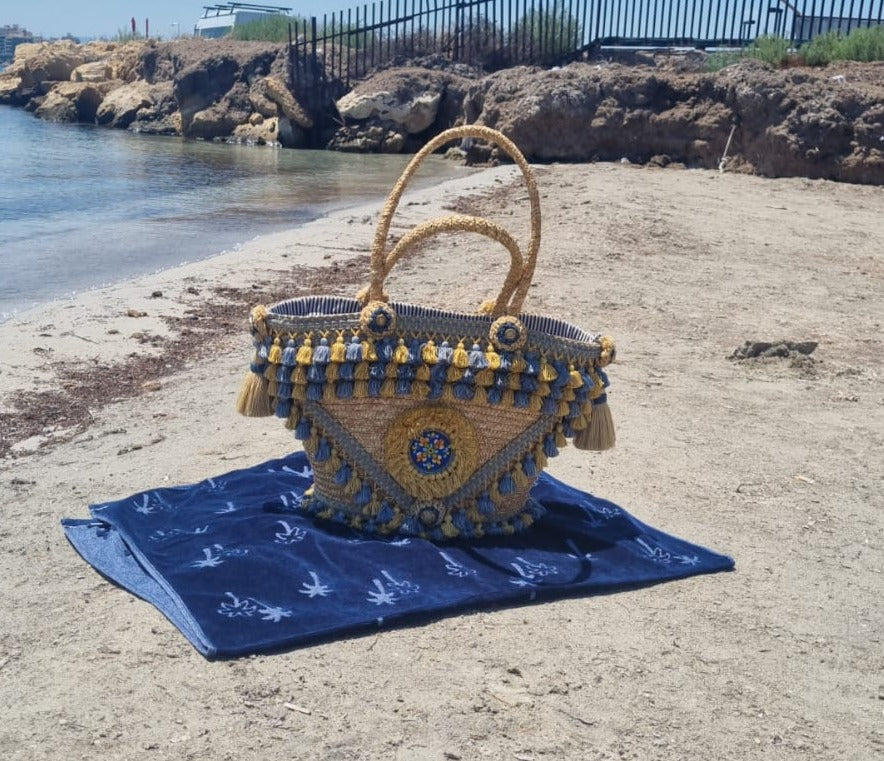 Coffa tipica della Ceramica di Caltagirone realizzata a mano 