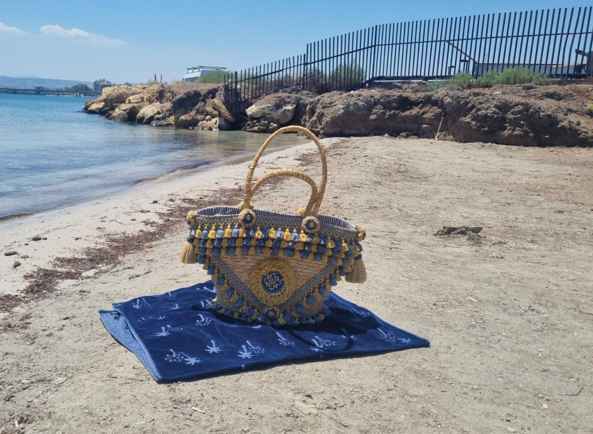 Coffa tipica della Ceramica di Caltagirone realizzata a mano 