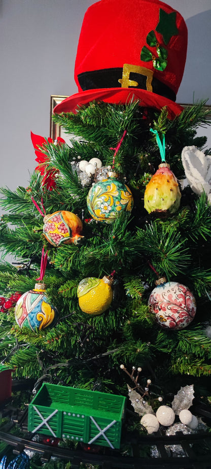 Ceramica di Caltagirone Xmas Tree Fruit Balls – Handcrafted Sicilian Elegance
