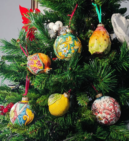 Ceramica di Caltagirone Xmas Tree Fruit Balls – Handcrafted Sicilian Elegance