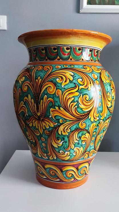 Hand-painted ceramic jar green and yellow