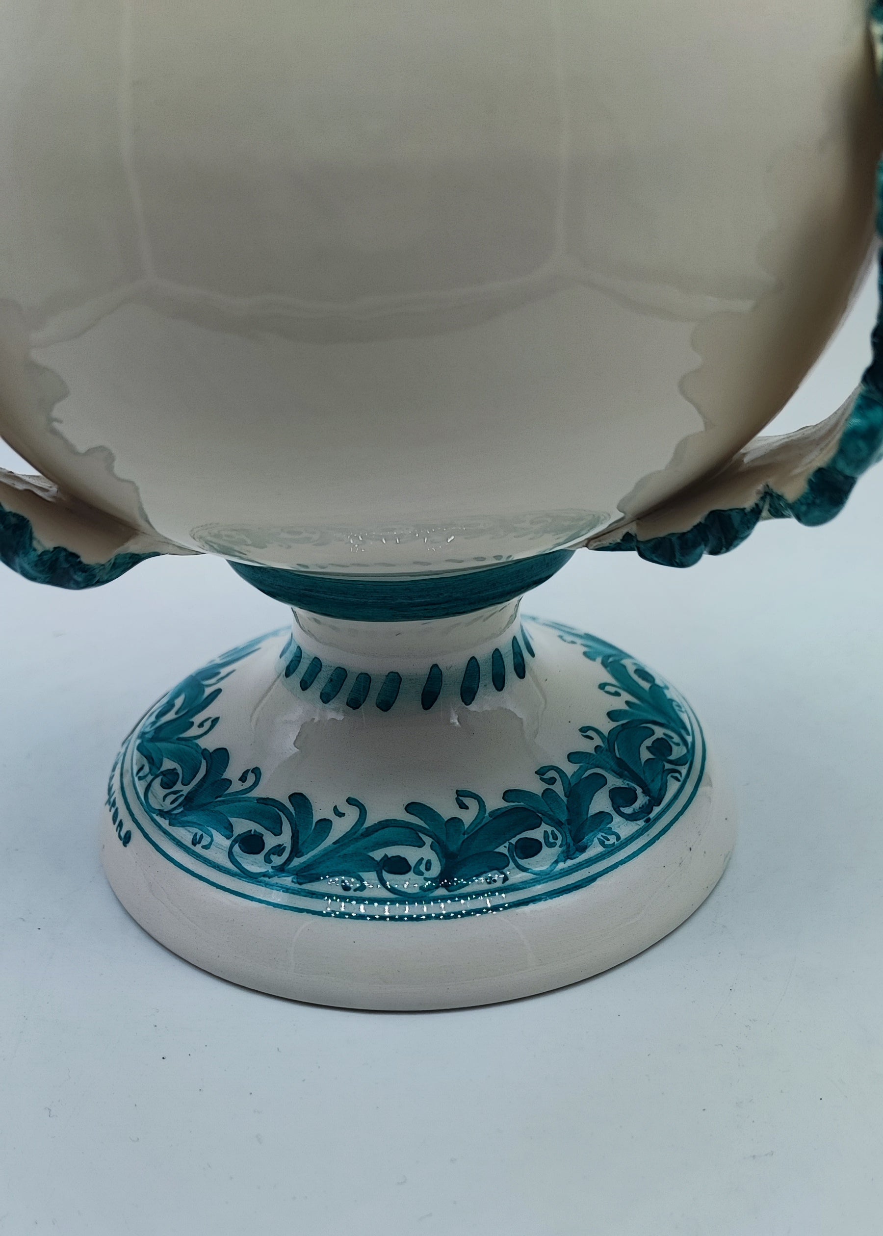 Handcrafted ceramic pumo